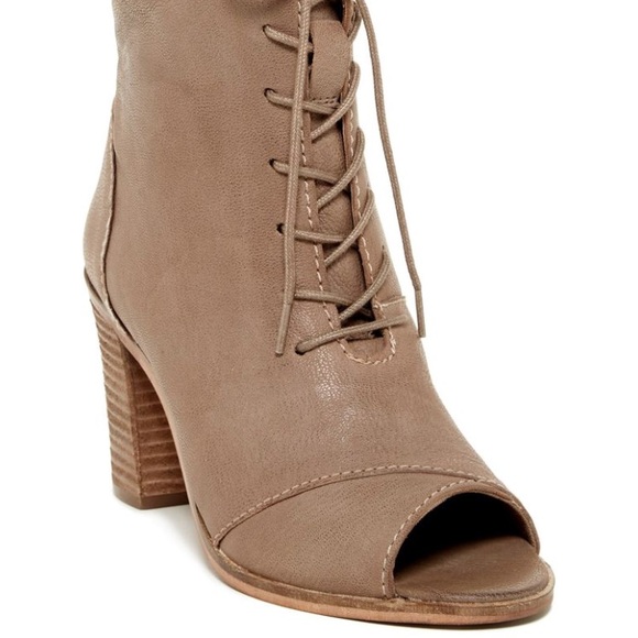 Anthropologie Shoes - ⭐️Anthropologie Seychelles Peep Tor Lace Up Bootie